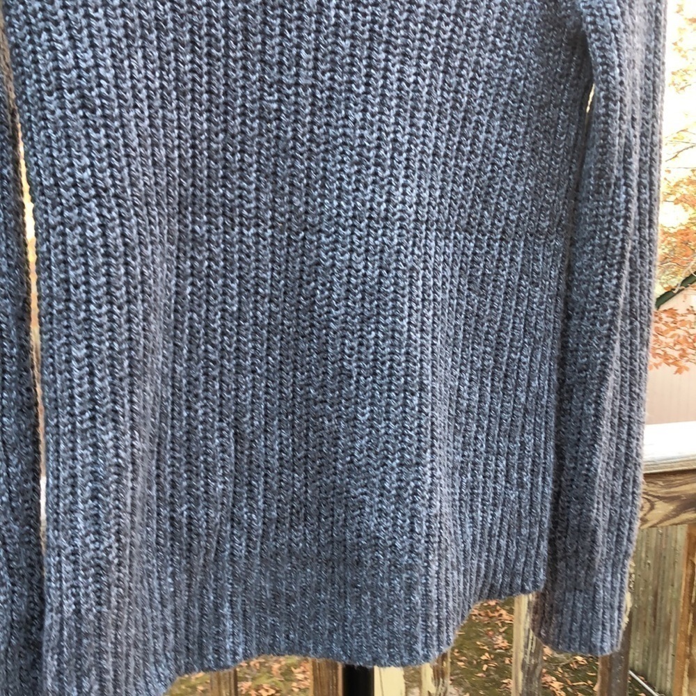 Abercrombie & Fitch Gray Cable Knit Sweater Medium Pit to Pit 17 1/2” Preworn - Picture 9 of 16